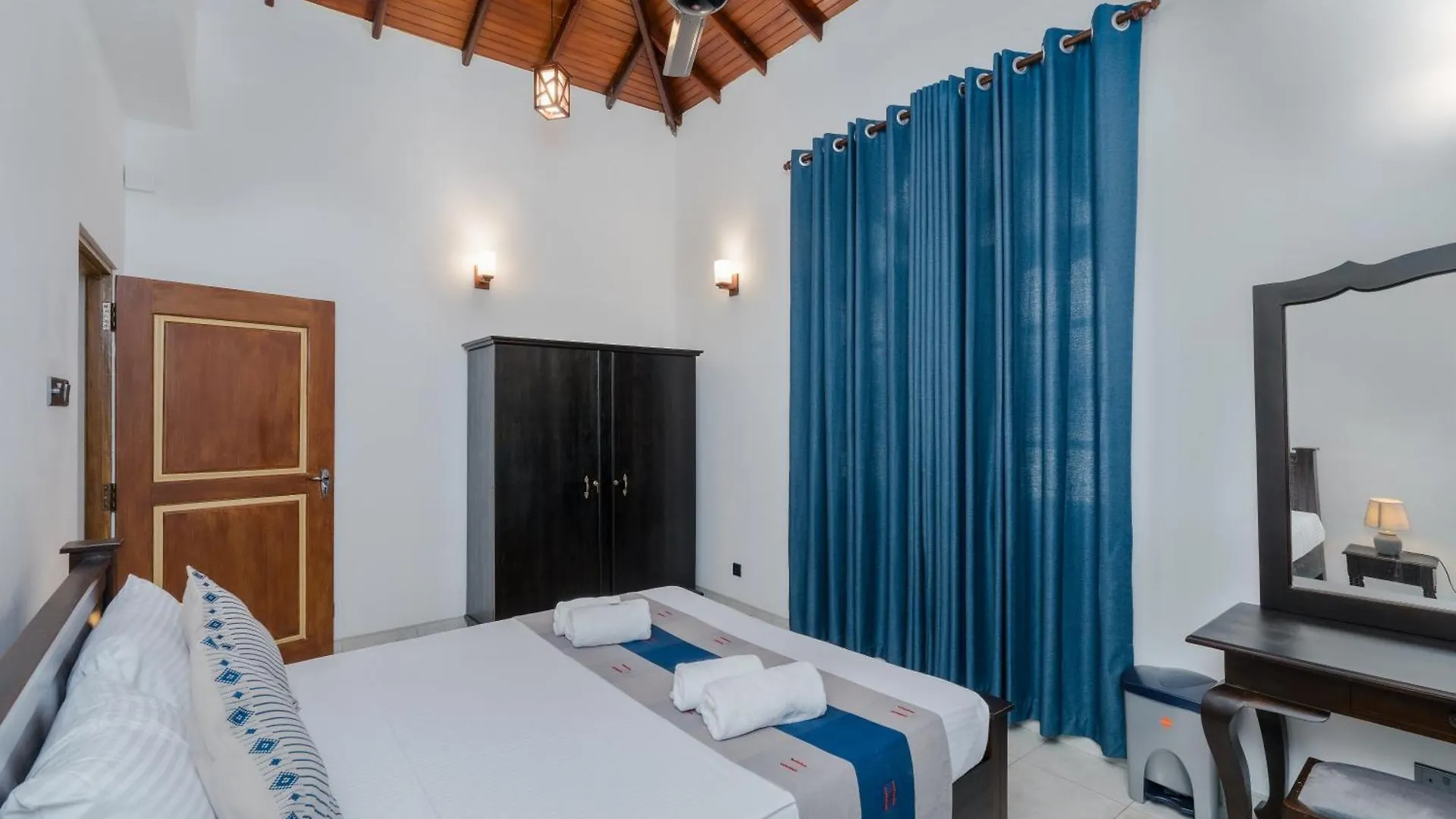 Paradise Holiday Village Negombo Hotel