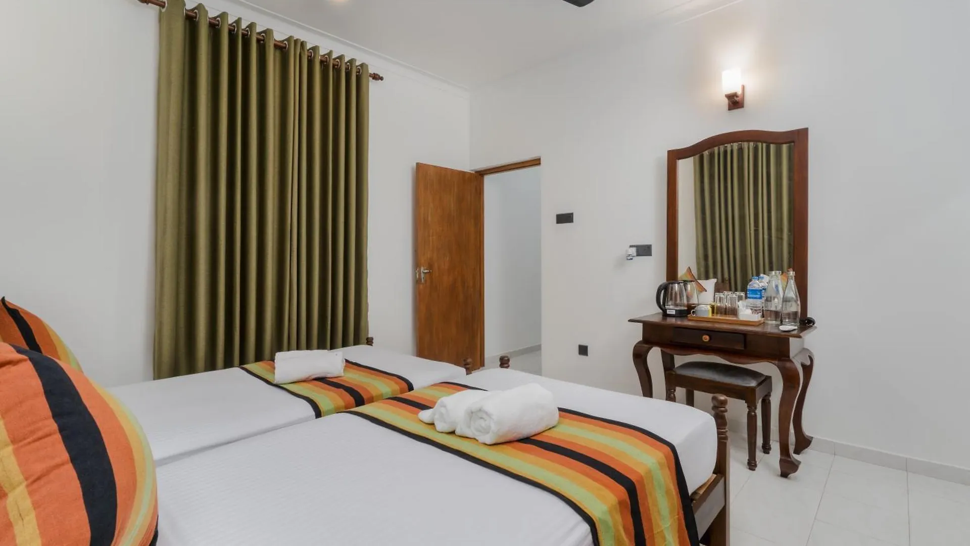 *** Hotel Paradise Holiday Village Negombo Sri Lanka