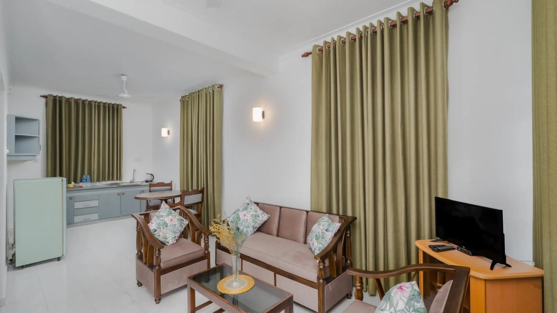 *** Hotel Paradise Holiday Village Negombo Sri Lanka