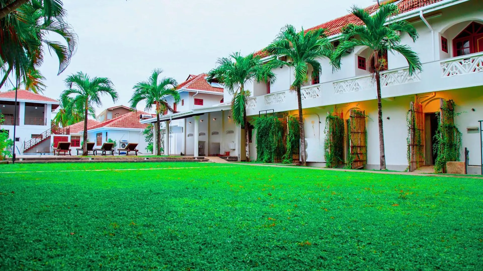 Paradise Holiday Village Negombo 3*,