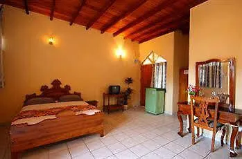 Hotel Paradise Holiday Village Negombo
